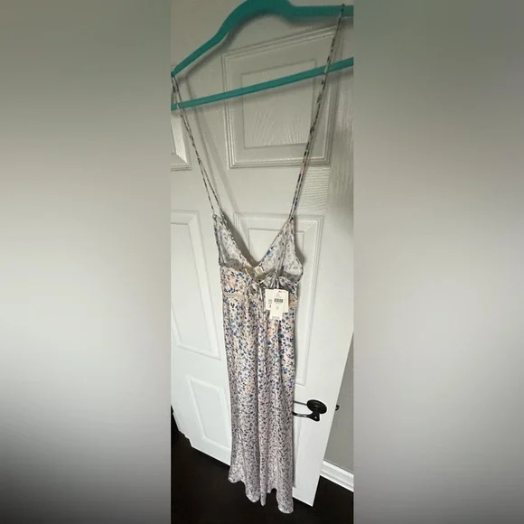 ‼️RARE‼️🎸FAVORITE DAUGHTER🎸🔥NWT🔥V-Neck Maxi Dress in White— Size S